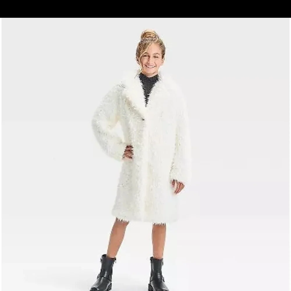Art Class L(10-12) Girls. Long Faux Fur Ivory White Coat Jacket